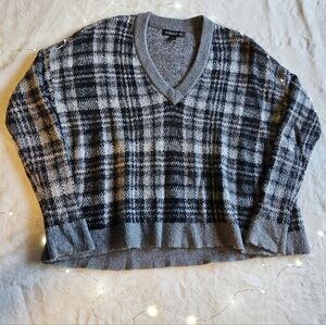 2 for $15 Banana Republic Plaid Gray V-Neck Knit Sweater